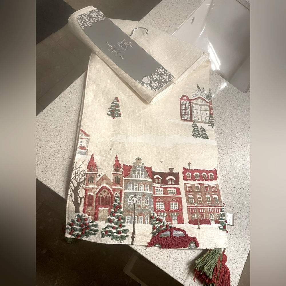 Dashaway Home, TableRunner, Christmas 🎄